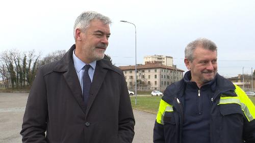 Paolo Panontin (Assessore regionale Autonomie locali e Coordinamento Riforme, Comparto unico, Sistemi informativi, Caccia e Risorse ittiche, delegato Protezione civile) e Luciano Sulli (Direttore Protezione civile FVG) durante il sopralluogo lungo il corso del Tagliamento - Latisana 12/12/2017